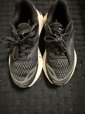 Women's Black Athletic Running Shoes - Breathable Knit Design